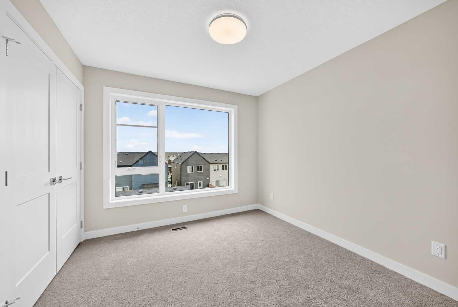 605, 199 Sage Hill Heights NW