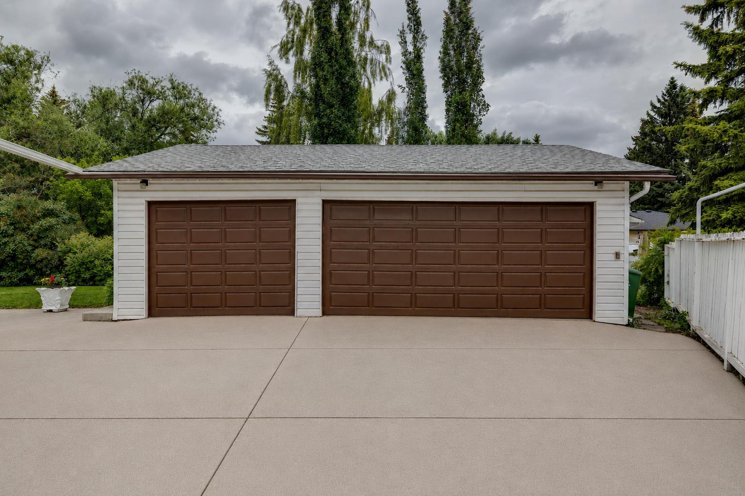 5036 Vallance Crescent NW