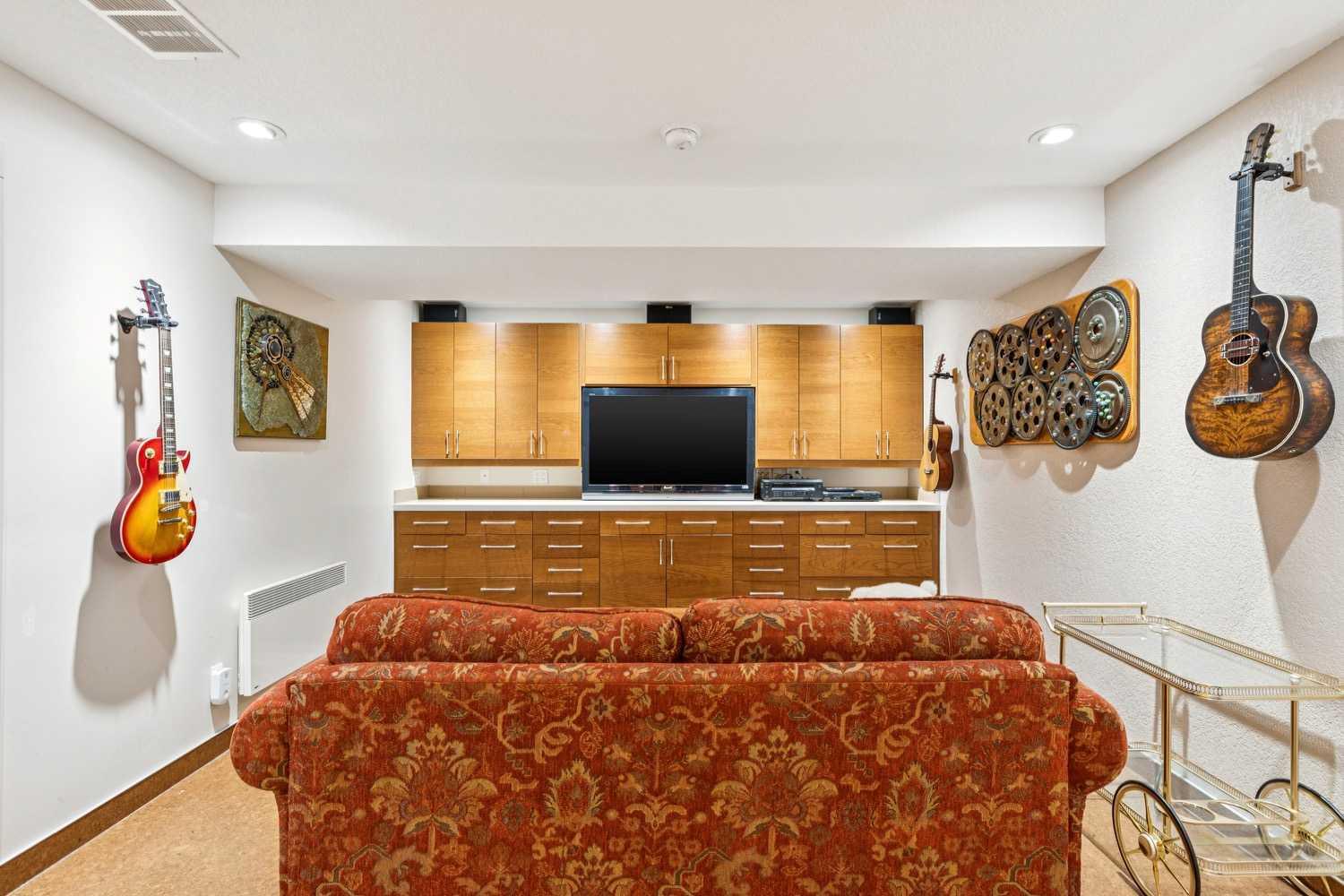 10931 Willowfern Drive SE