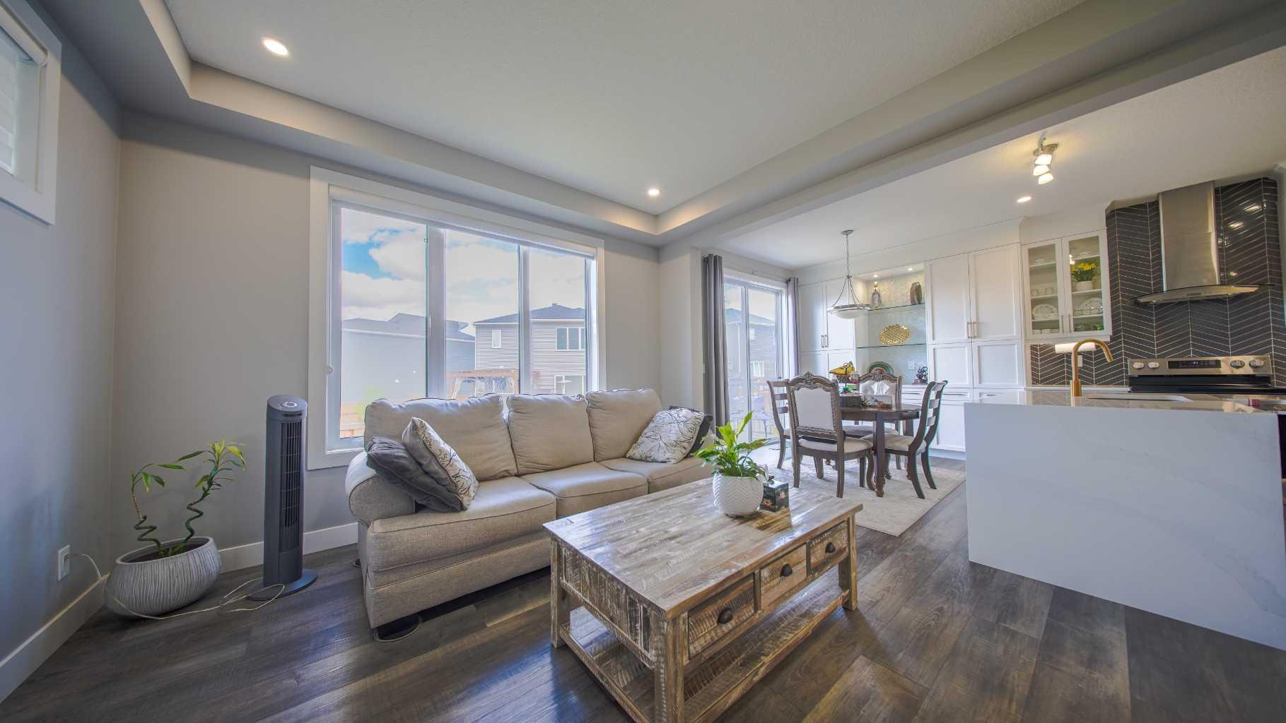 74 Carrington Crescent NW