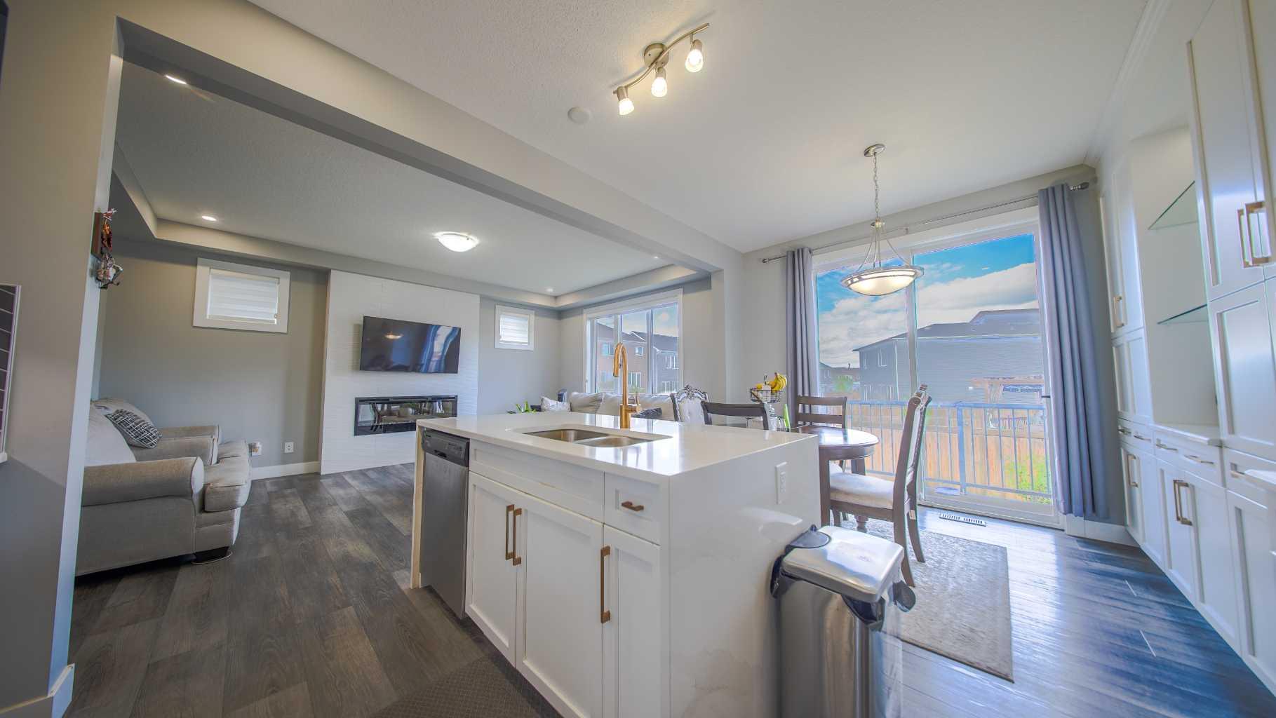 74 Carrington Crescent NW