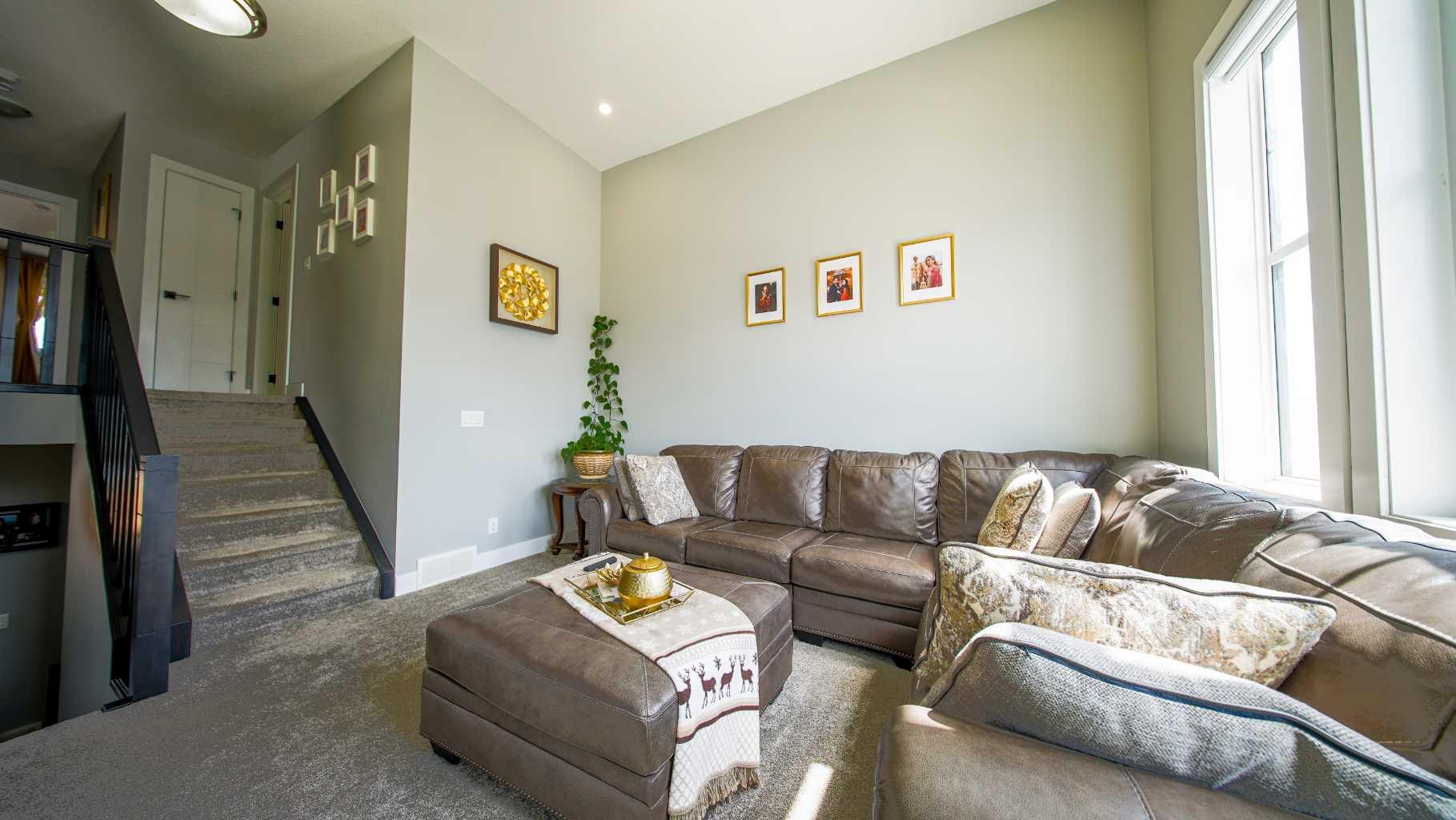 74 Carrington Crescent NW