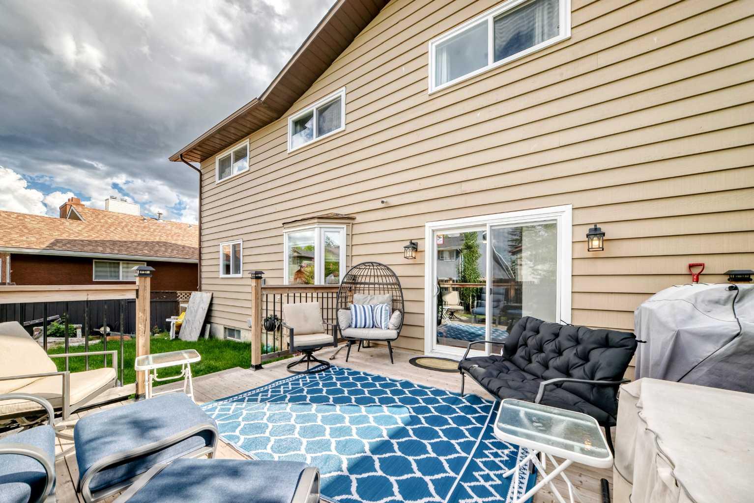88 Castlefall Way NE