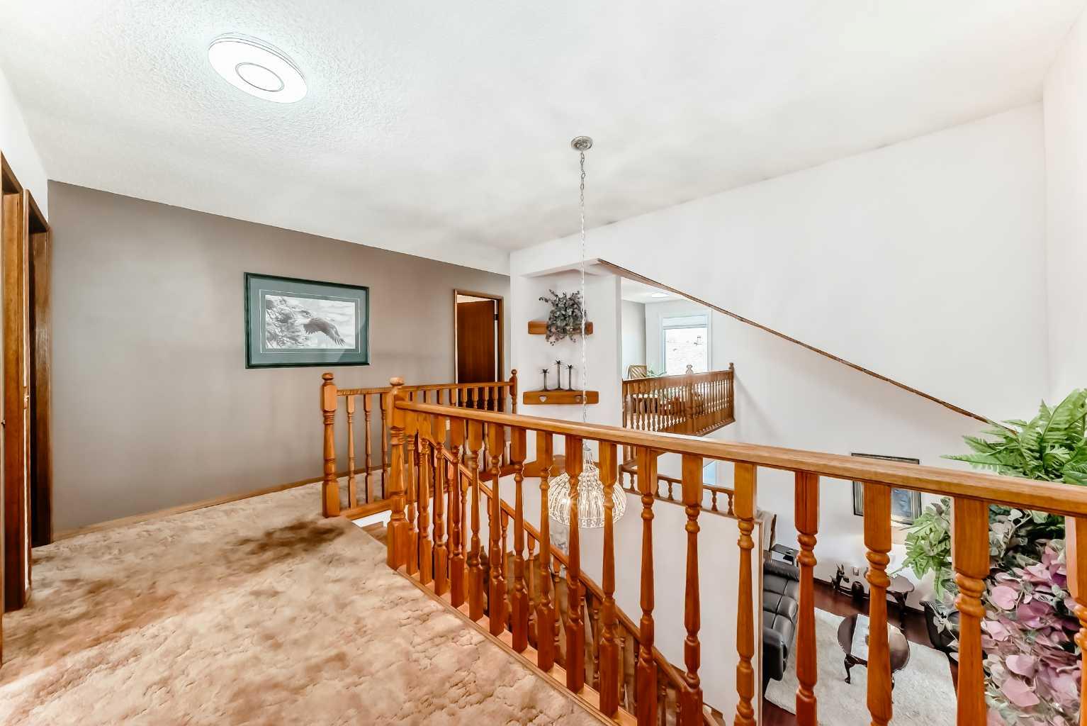 88 Castlefall Way NE