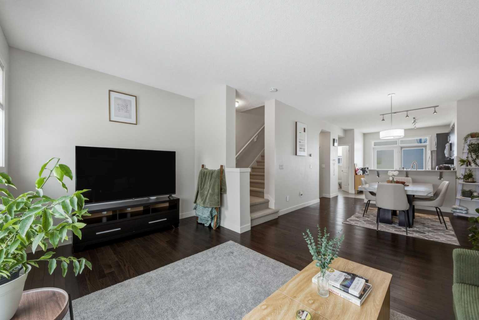 214 Nolanfield Villas NW