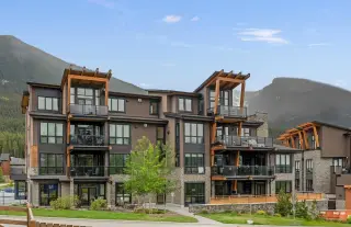 101, 101A Stewart Creek Rise 