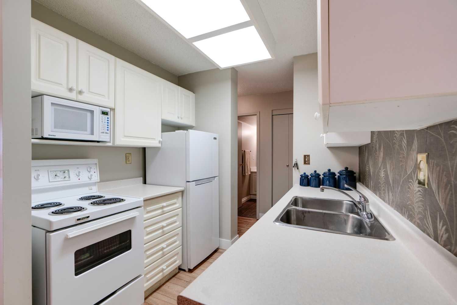 11A, 231 Heritage Drive SE