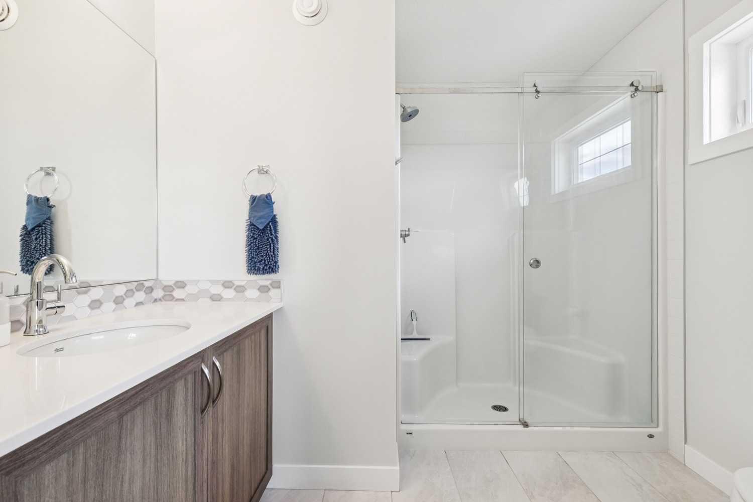198 Legacy Reach Crescent SE