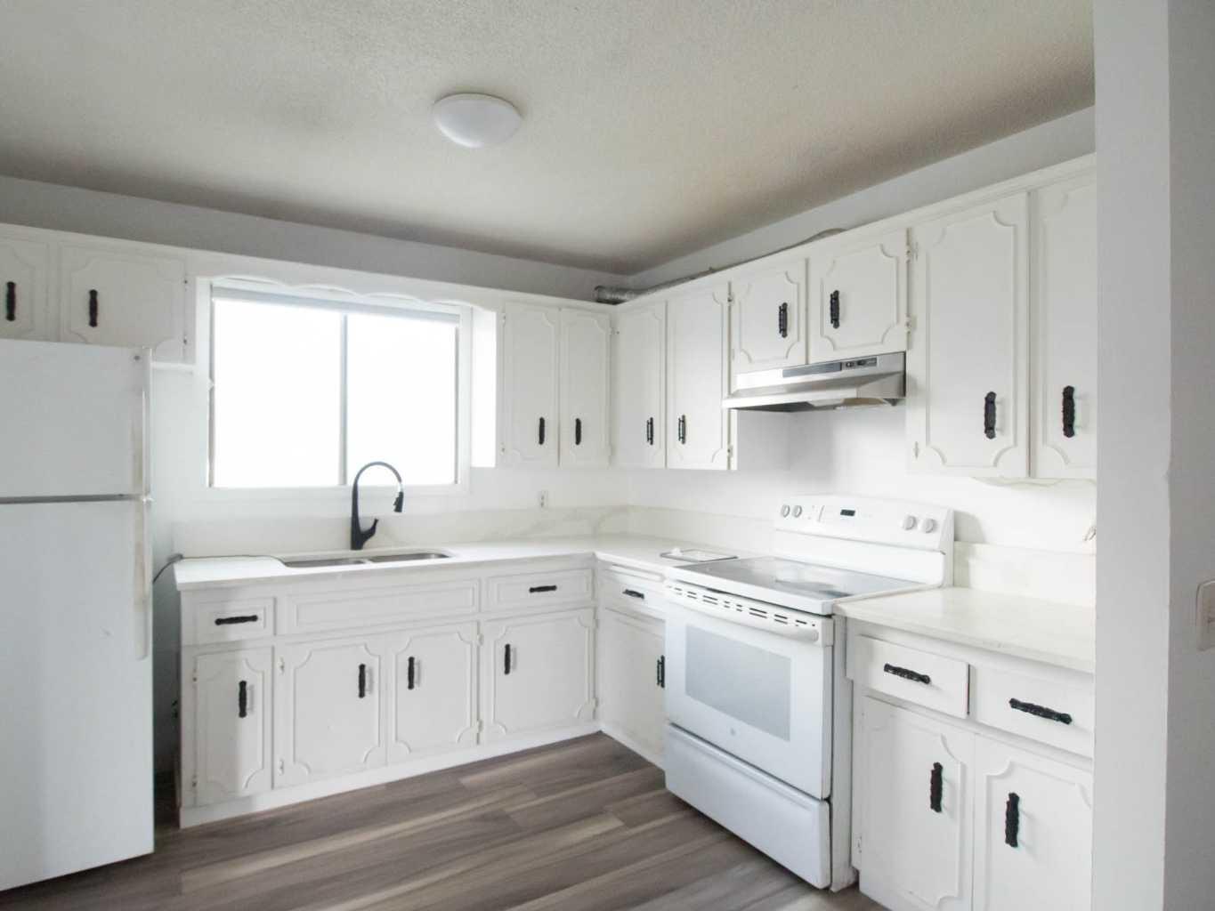 196 Fonda Drive SE