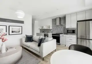 302, 60 Water Cove SE