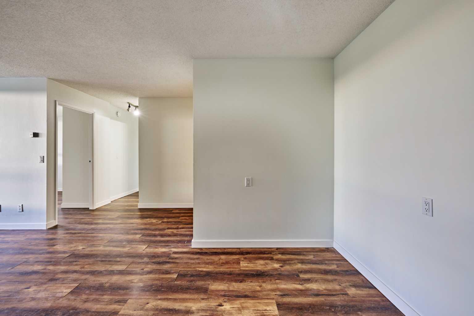 711, 4944 dalton Drive NW