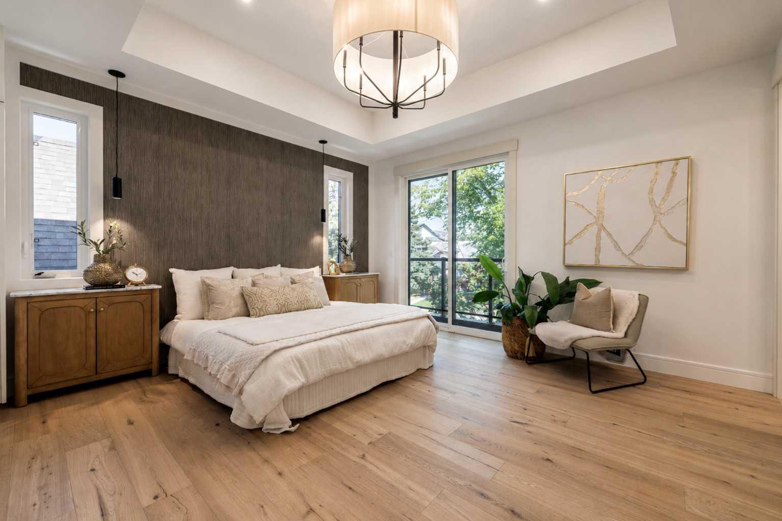 825 21 Avenue NW