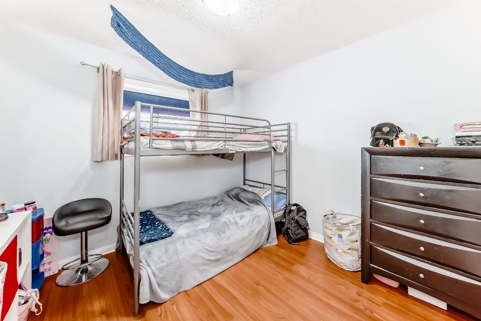 98 Canoe Square SW