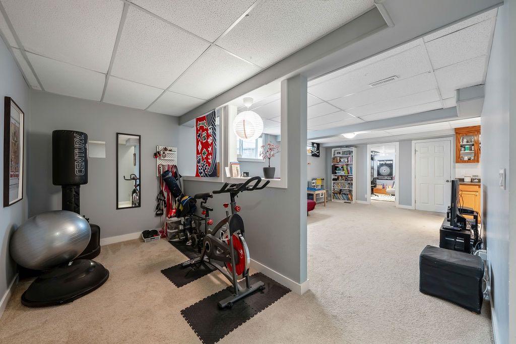15 Woodmont Green SW