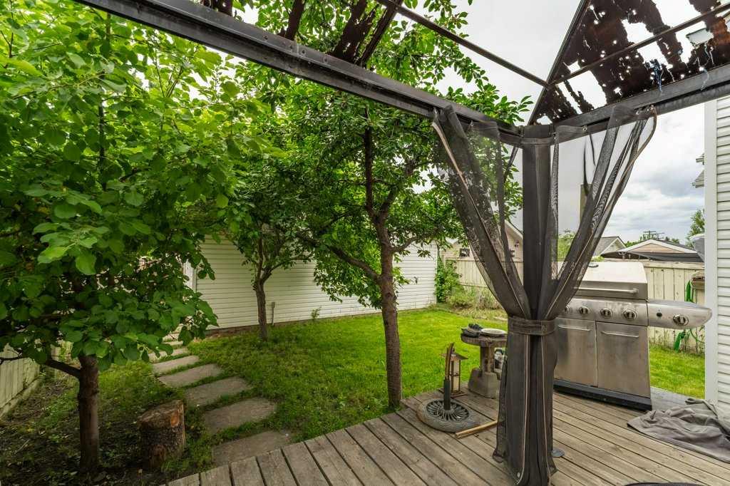 250 Mt Lorette Close SE