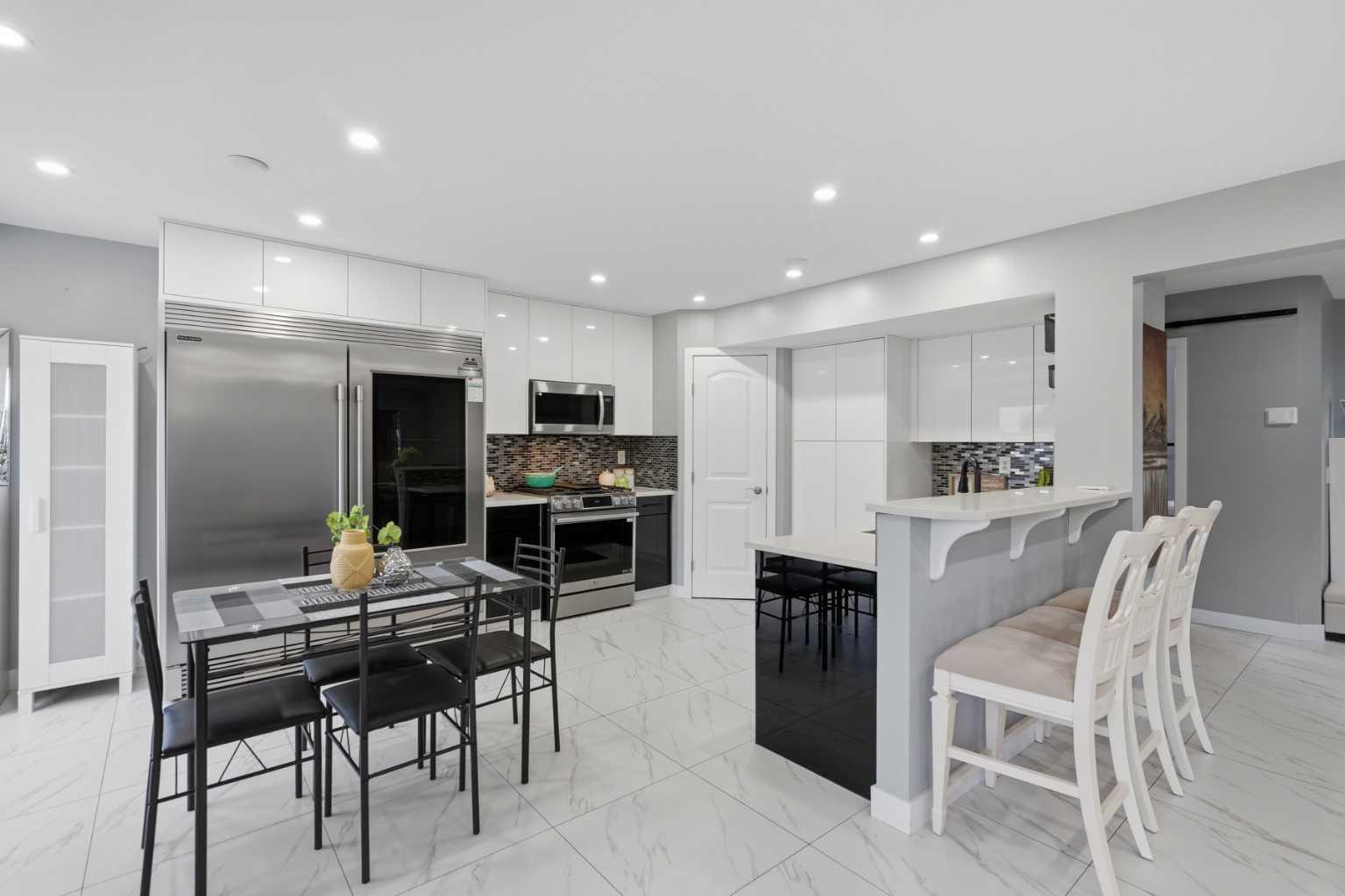 319 Coventry Road NE