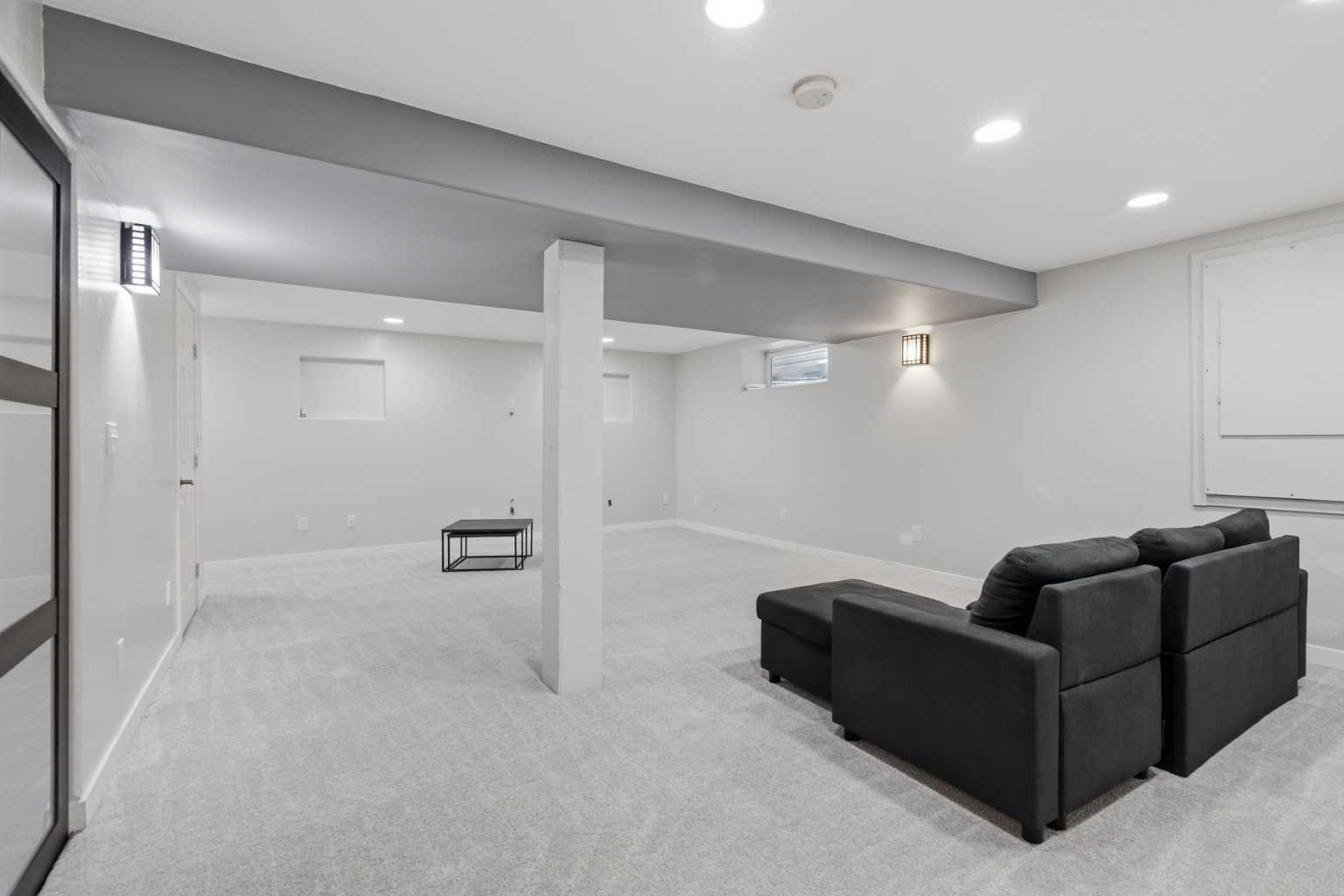 319 Coventry Road NE