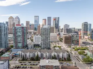 121, 126 14 Avenue SW