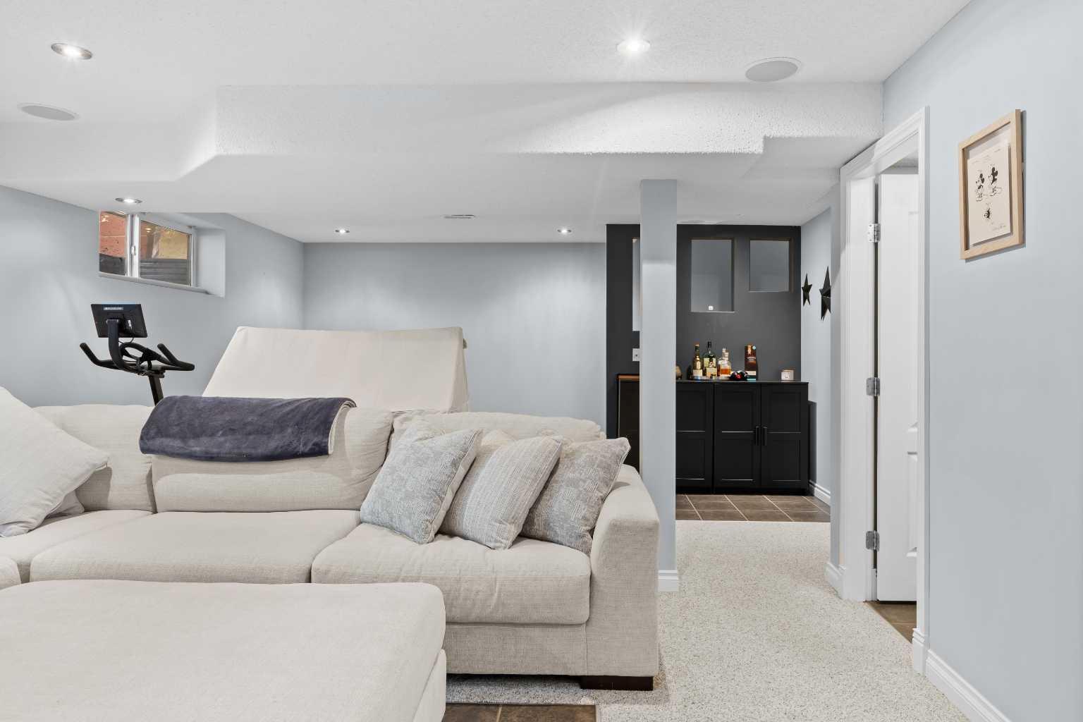 18 Hidden Creek Manor NW