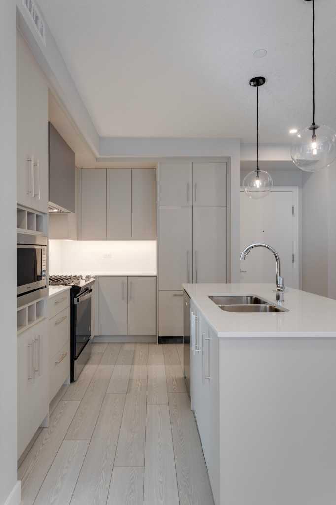 206, 8370 Broadcast Avenue SW