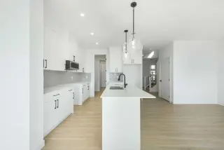 96 Heritage Manor 