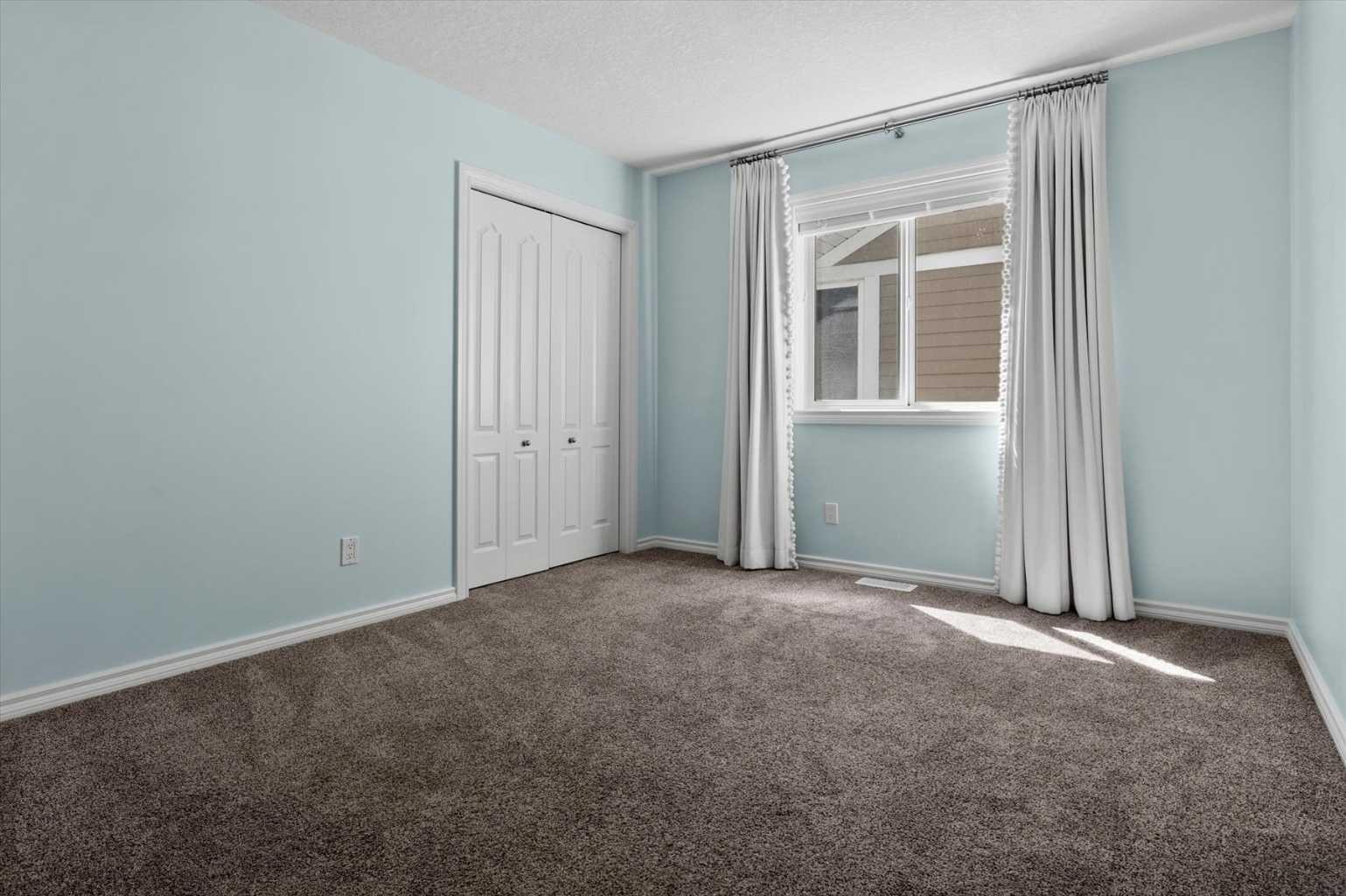 113 Ypres Green SW