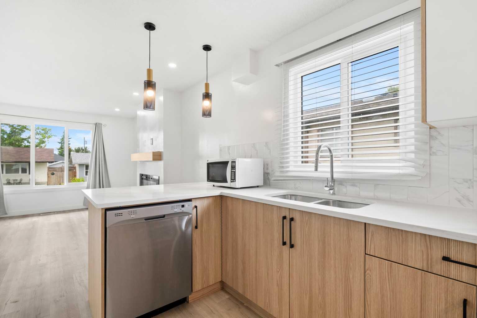 424 Penbrooke Crescent SE