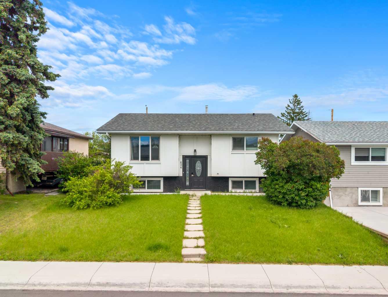 424 Penbrooke Crescent SE