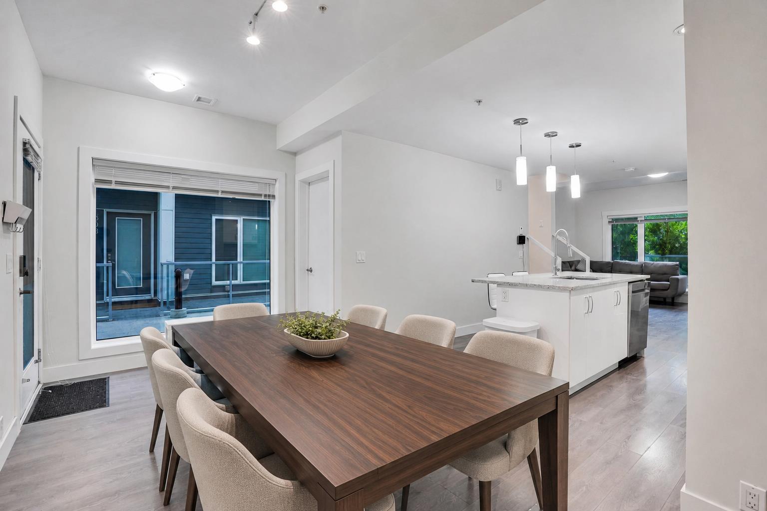 207, 20 Brentwood Common NW