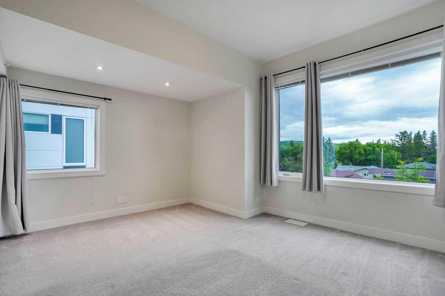 207, 20 Brentwood Common NW