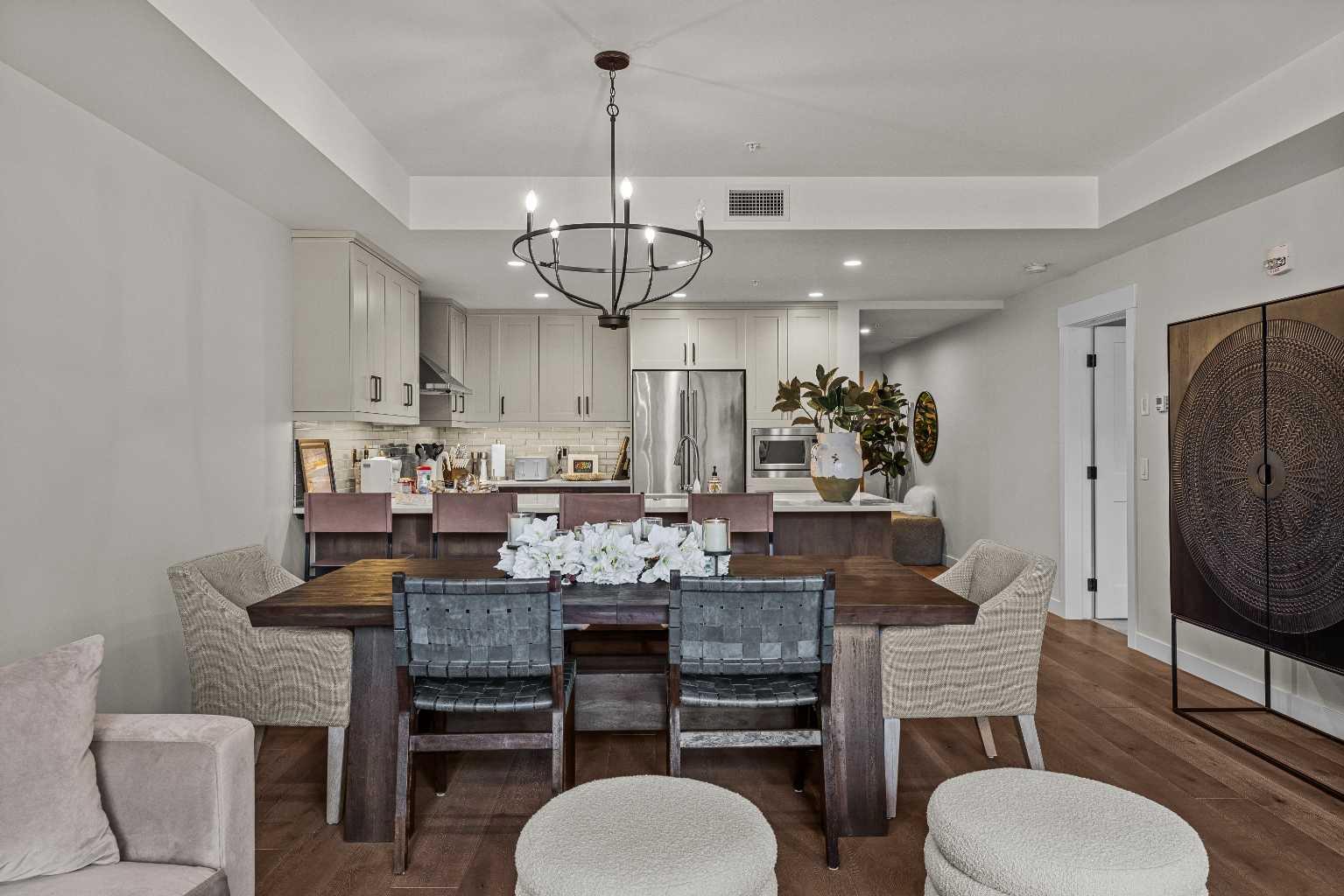 206, 1105 Spring Creek Drive 