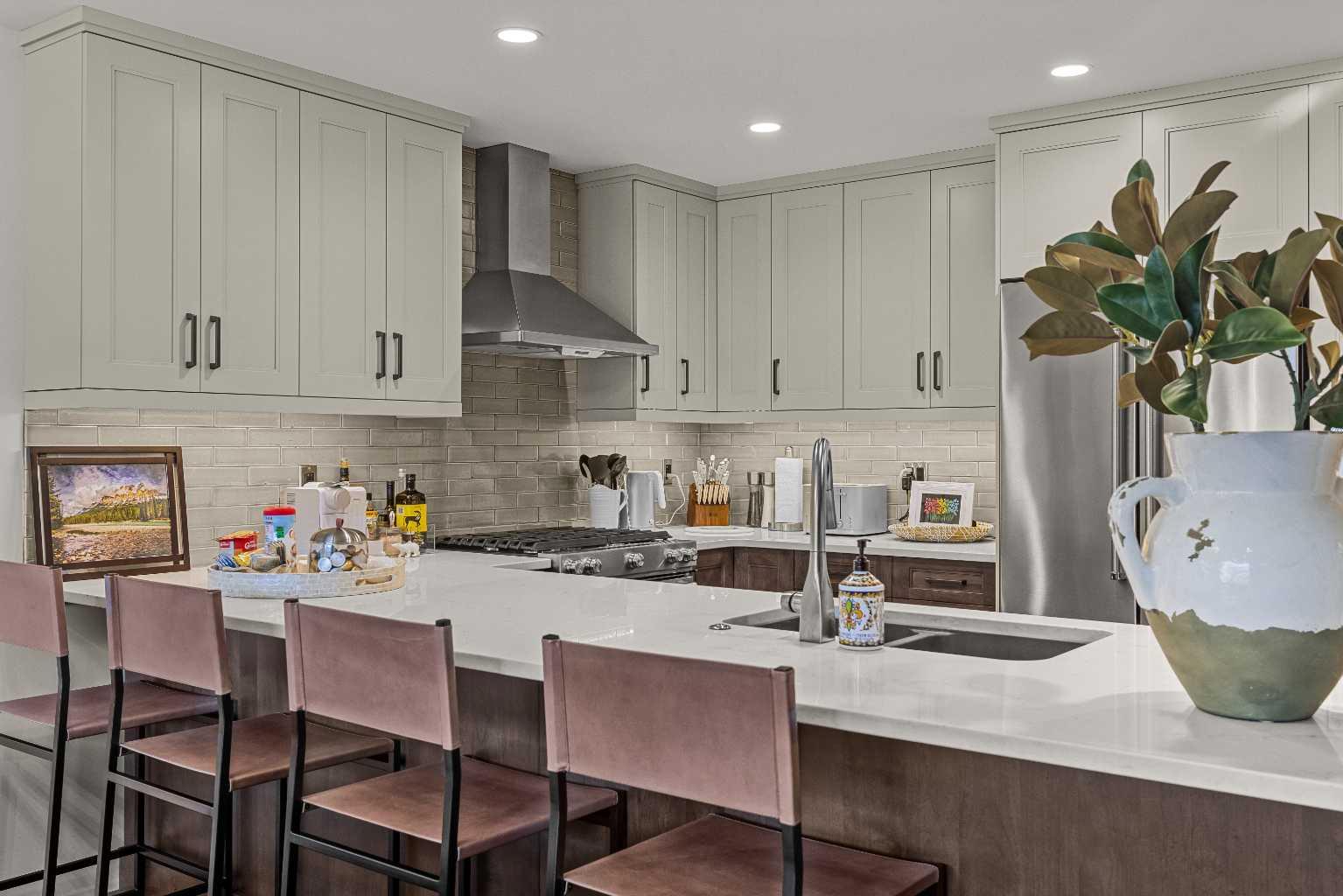 206, 1105 Spring Creek Drive 