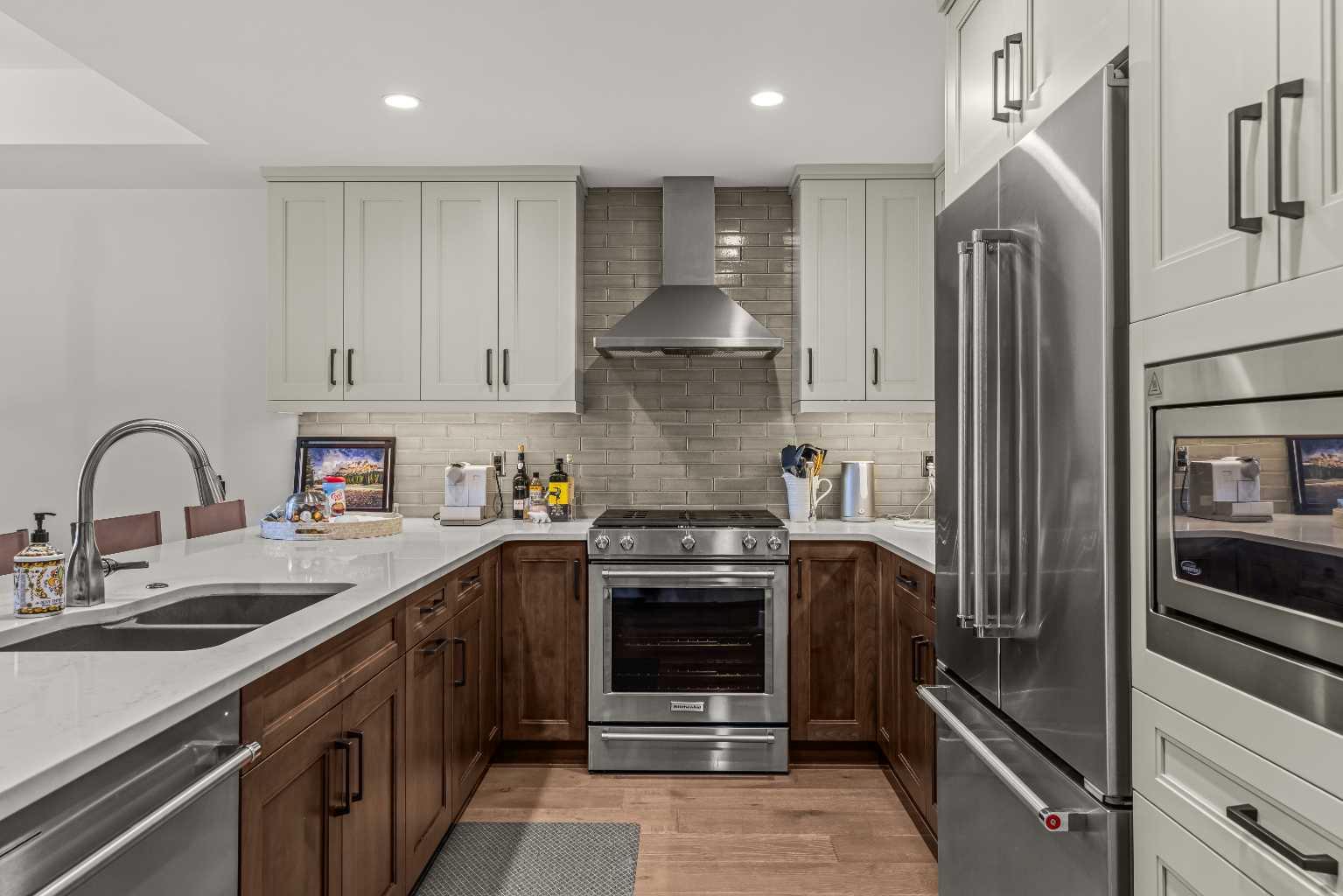206, 1105 Spring Creek Drive 