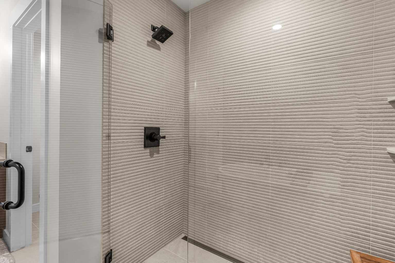 206, 1105 Spring Creek Drive 