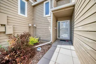 205, 829 Coach Bluff Crescent SW