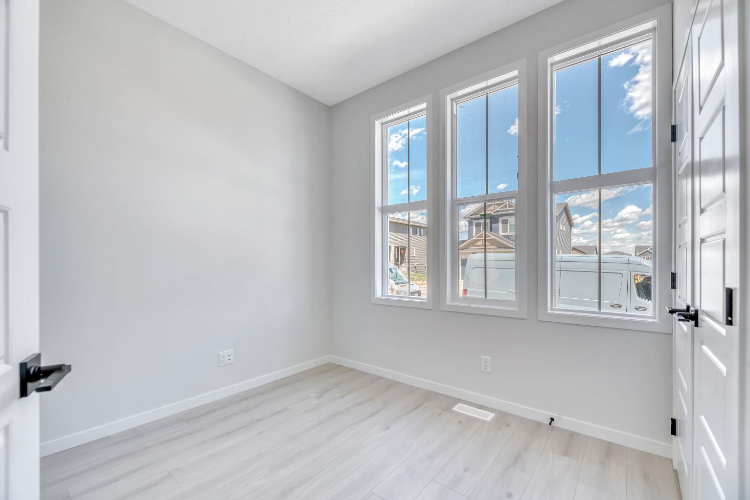 292 Marmot Grove NW
