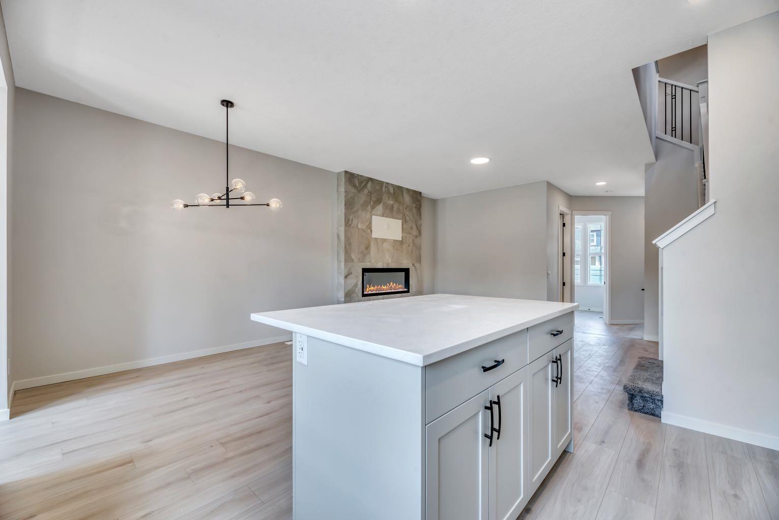 292 Marmot Grove NW