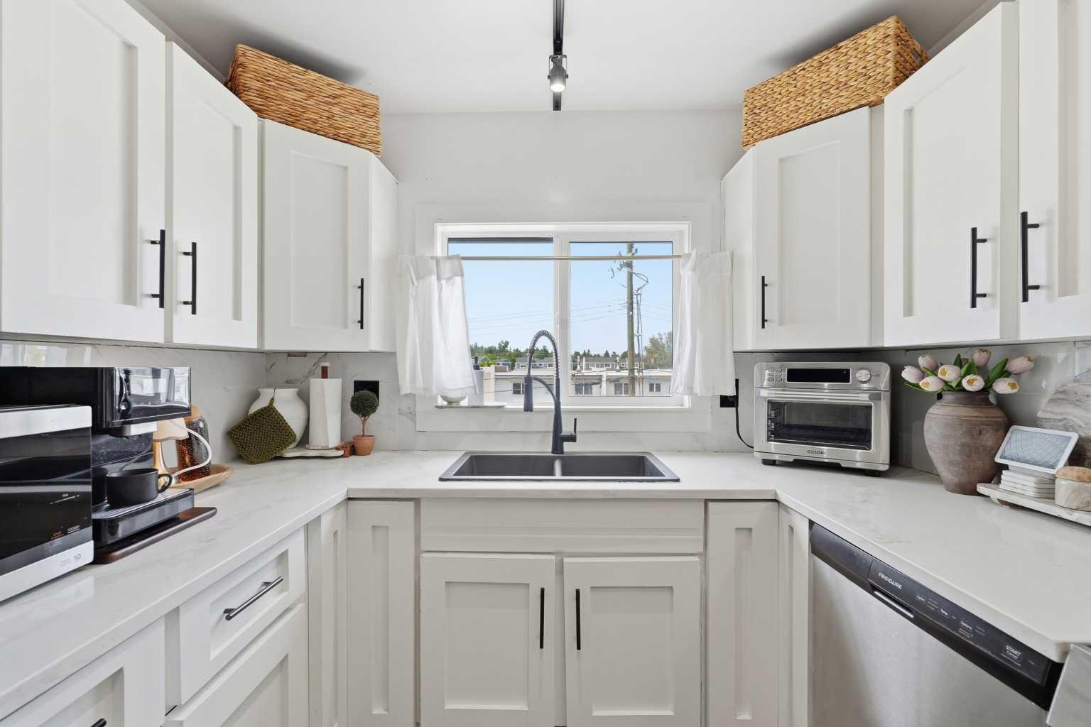 217, 335 Garry Crescent NE