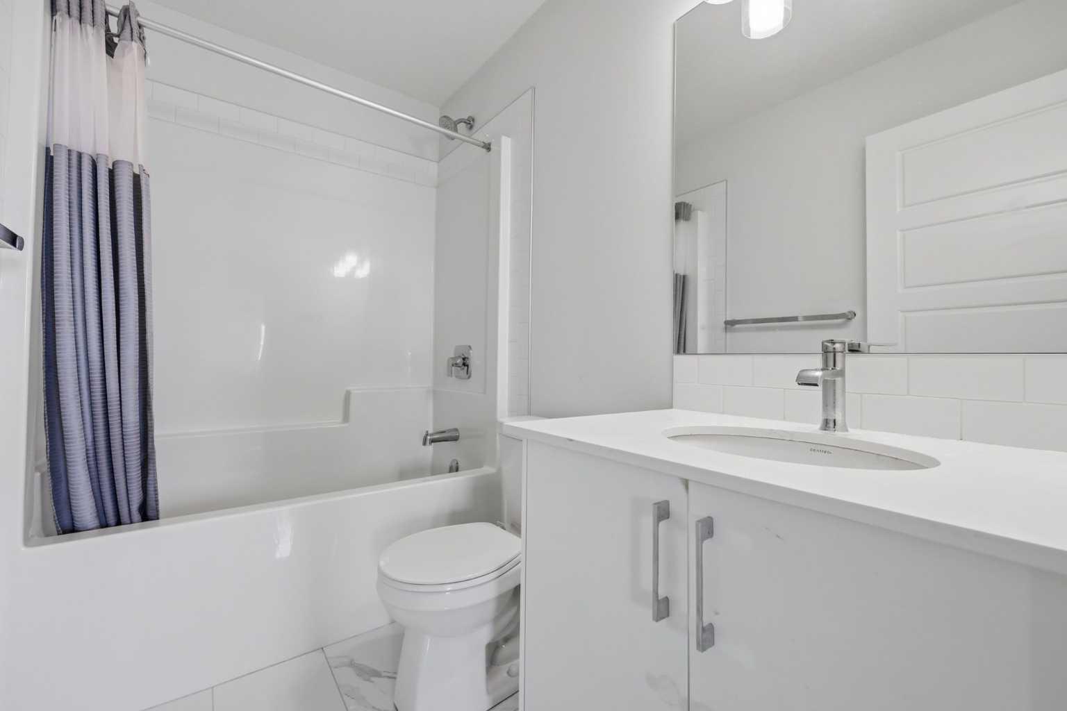 56 Evanscrest Manor NW