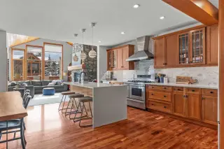 634 4 Street 