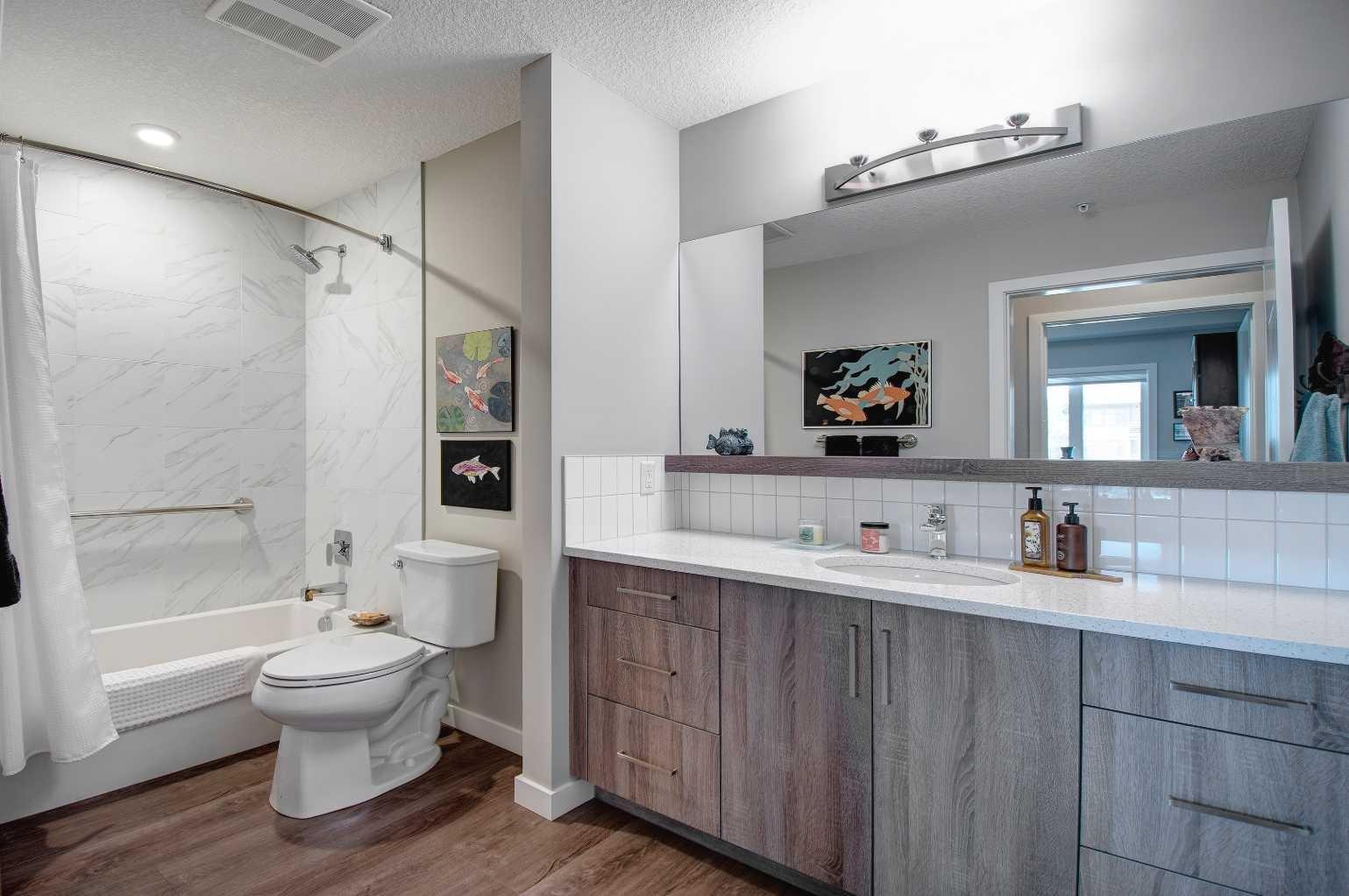 208, 12 Mahogany Path SE
