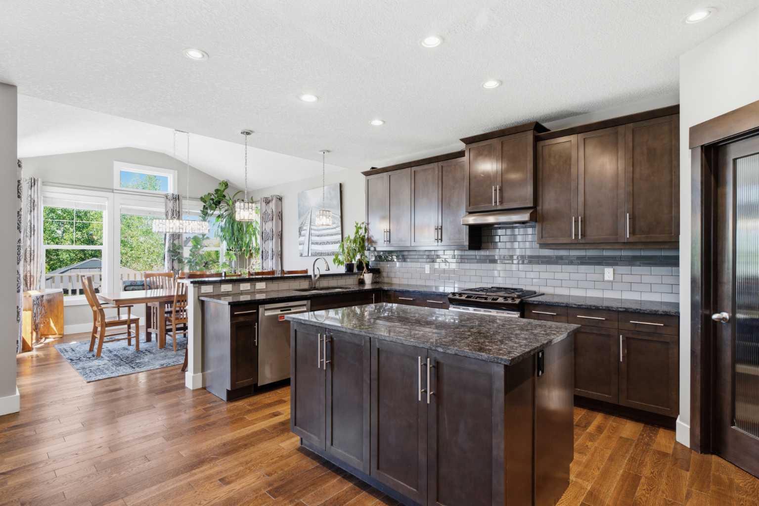 11 MARQUIS Crescent SE