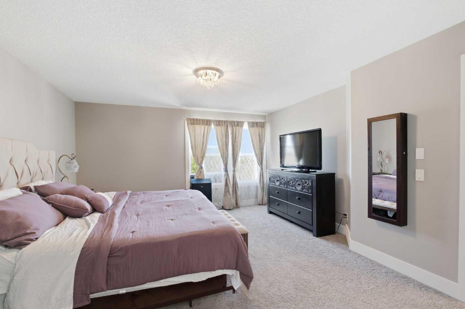 11 MARQUIS Crescent SE