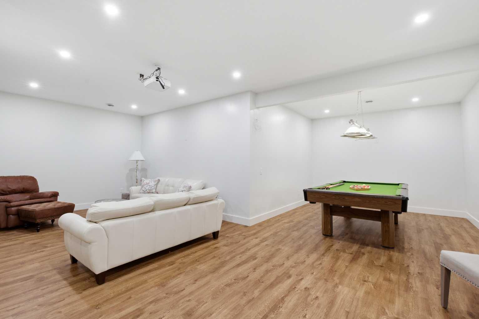 11 MARQUIS Crescent SE