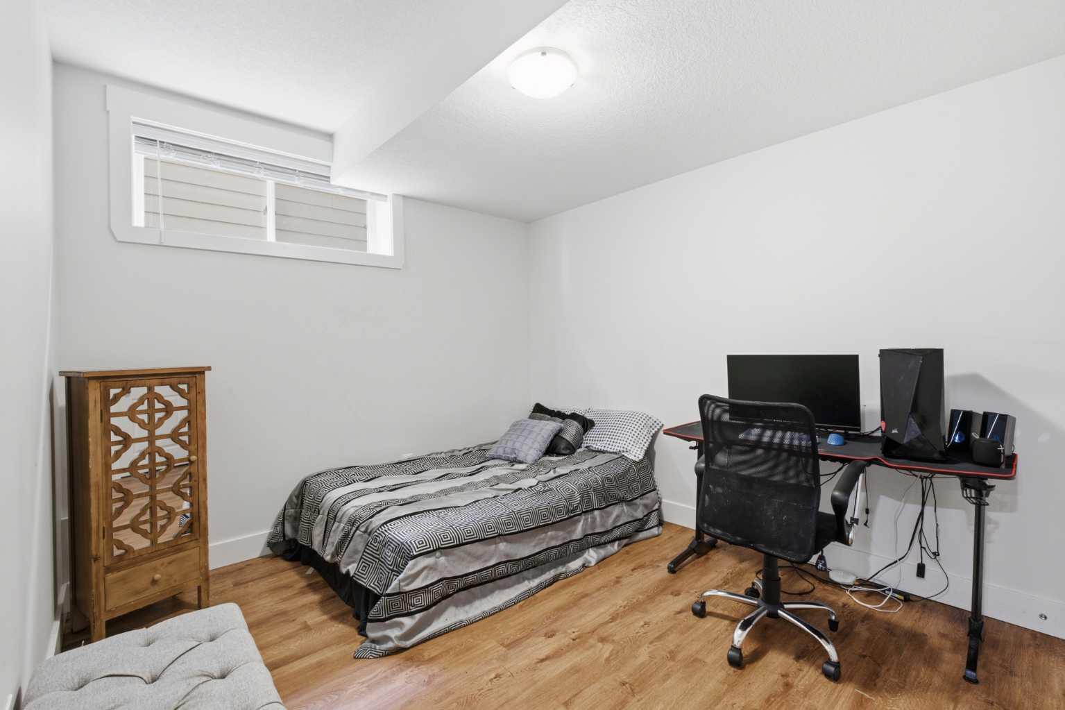11 MARQUIS Crescent SE