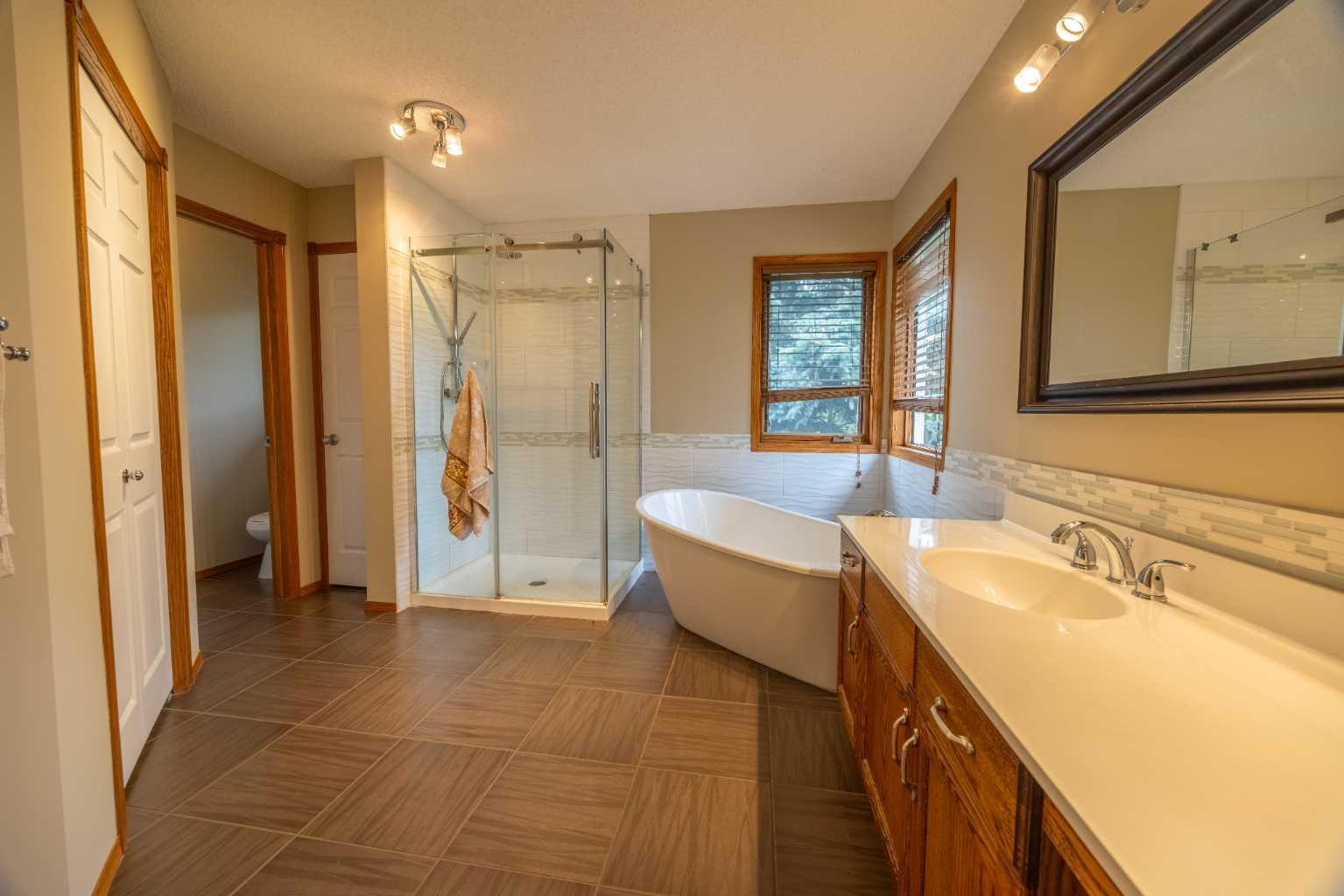 19 Mckenzie Lake Manor SE