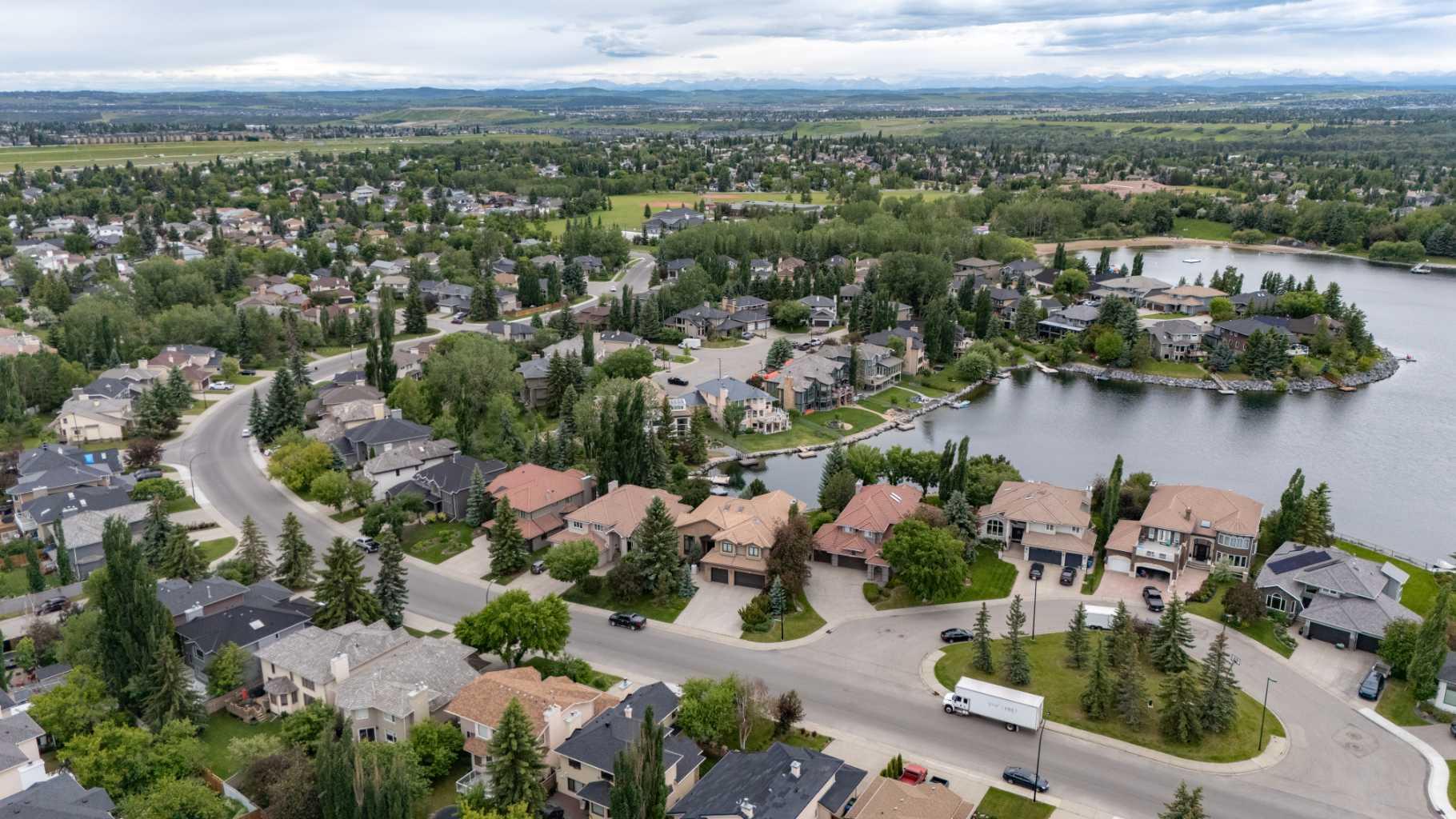 19 Mckenzie Lake Manor SE