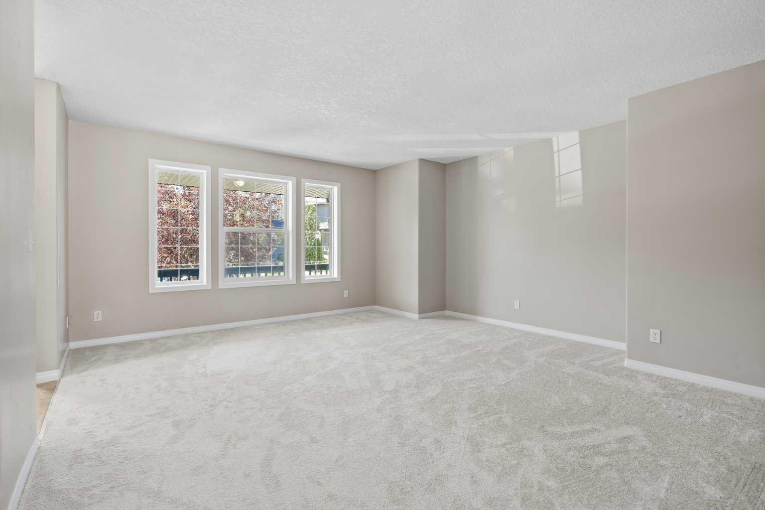 28 Saddlebrook Gardens NE