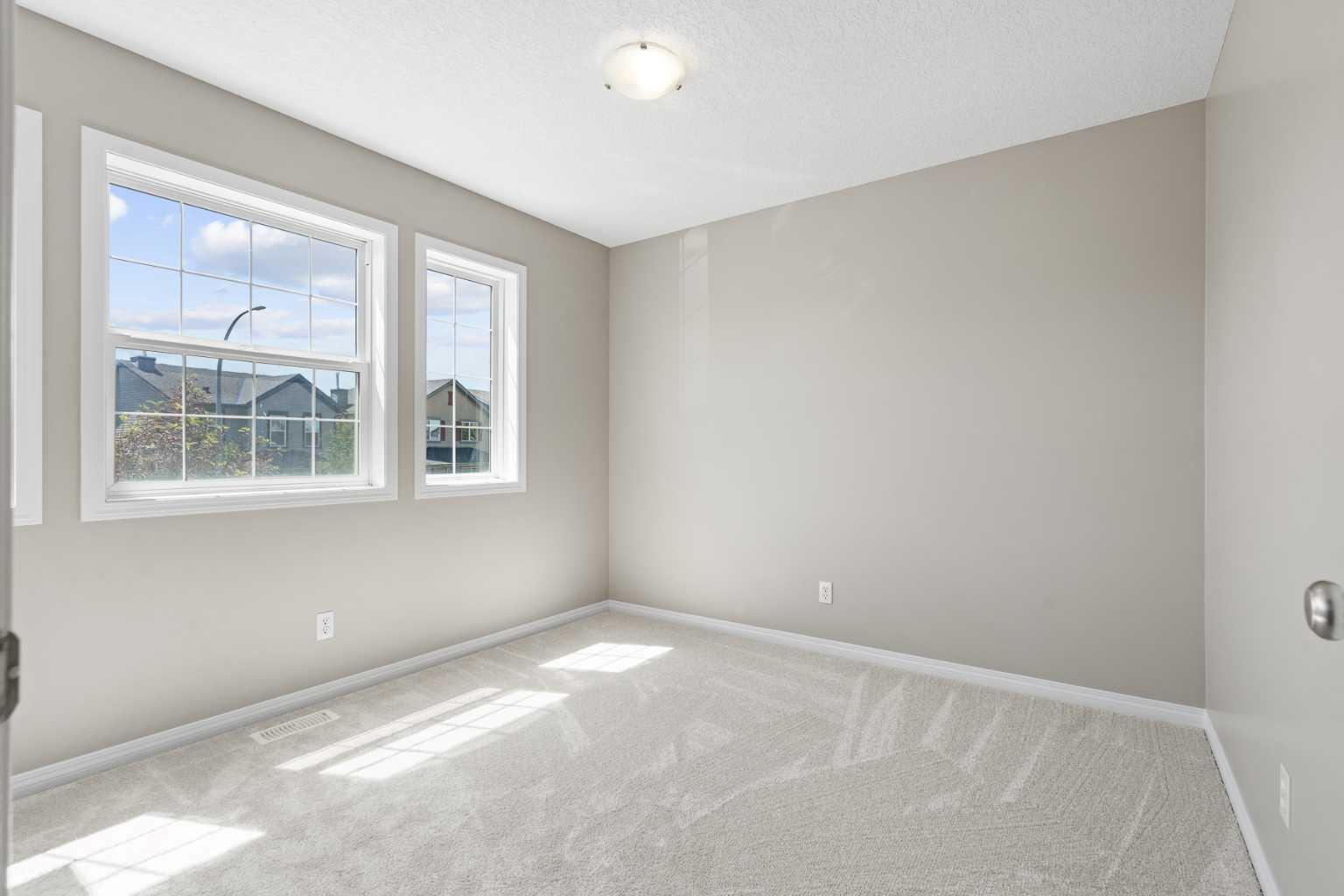 28 Saddlebrook Gardens NE