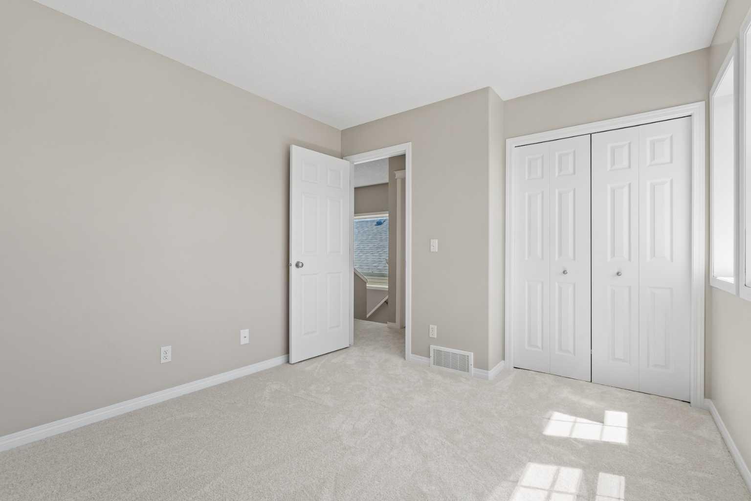 28 Saddlebrook Gardens NE